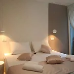 Teatrin Guest house