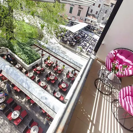 Teatrin Pensjonat 4*