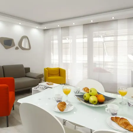 Guest house Teatrin 4*